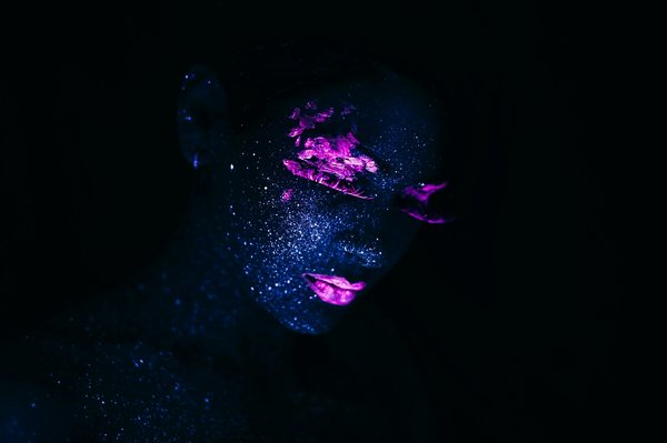 Quels sont les critères pour choisir une peinture extérieure résistante aux UV?